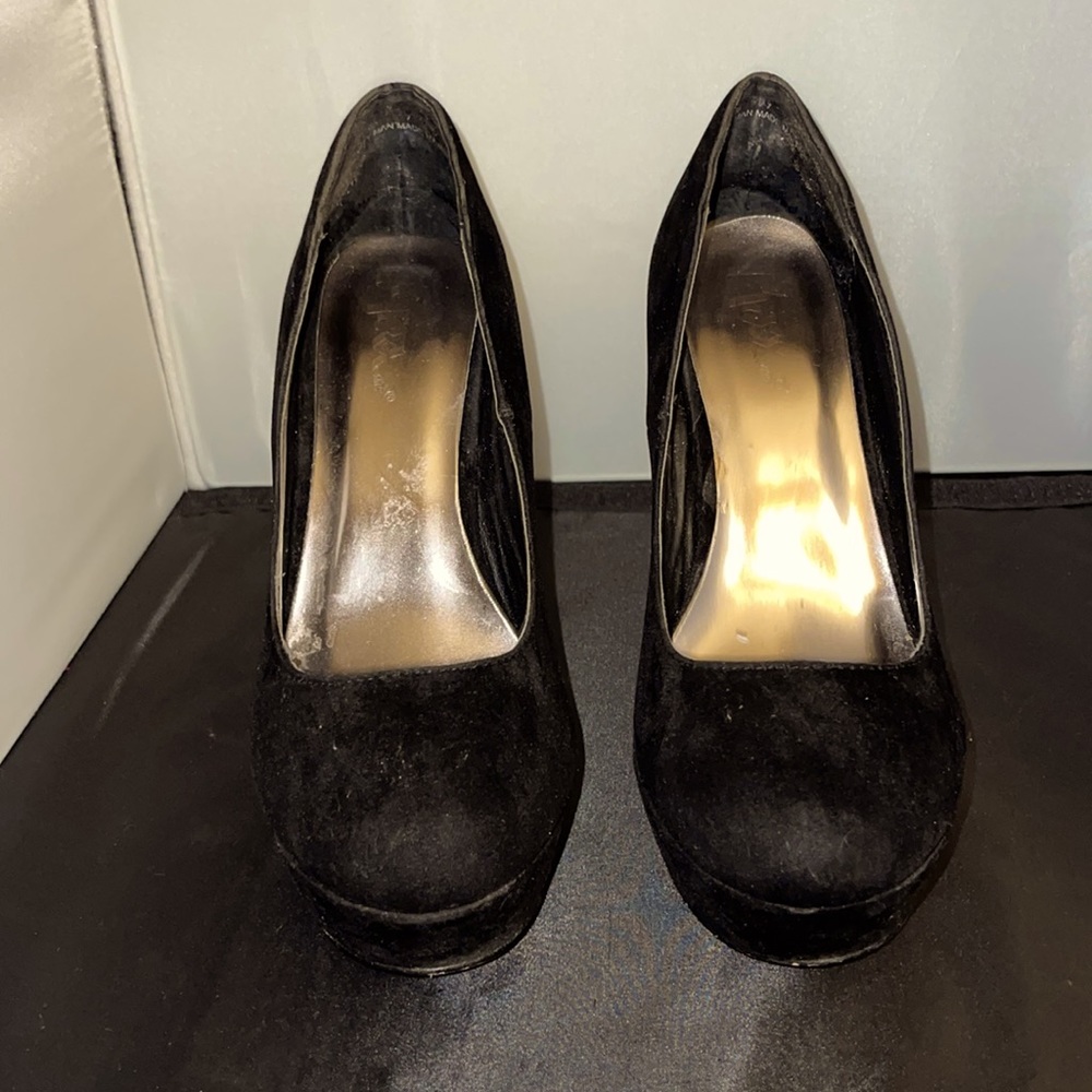 Mixx Shuz | Black Round Toe Heels